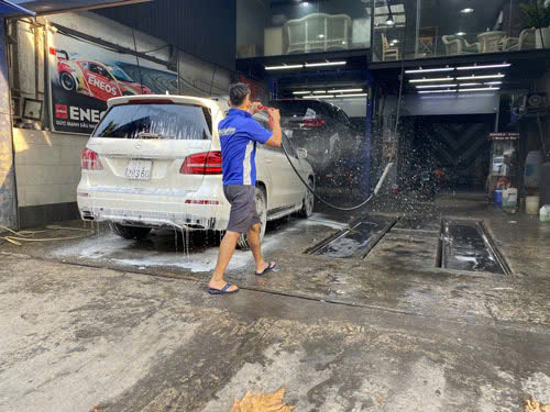 Bí Quyết Rửa Xe Ô Tô Đúng Cách Giúp Bảo Vệ Sơn Xe Lâu Dài